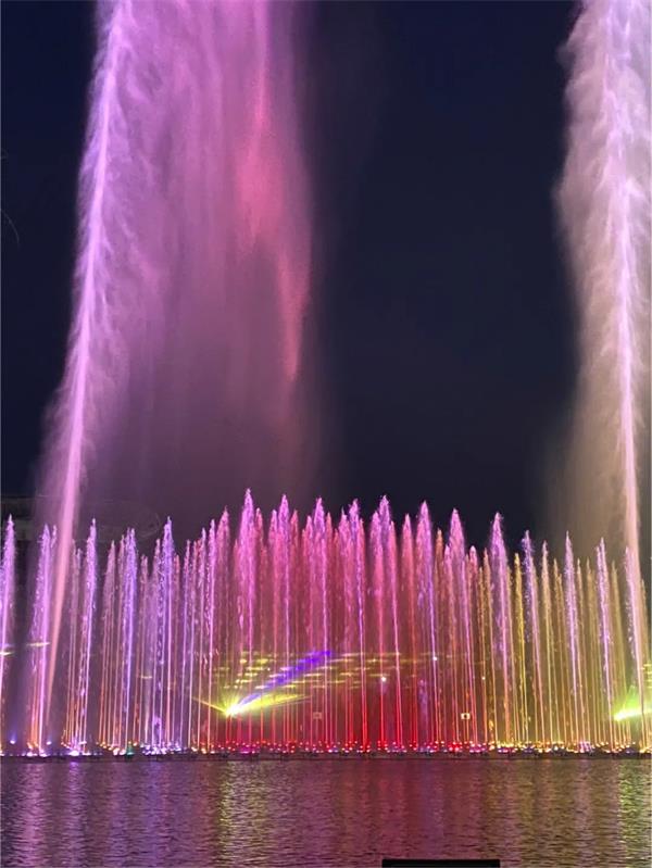 水景喷泉图片.jpg